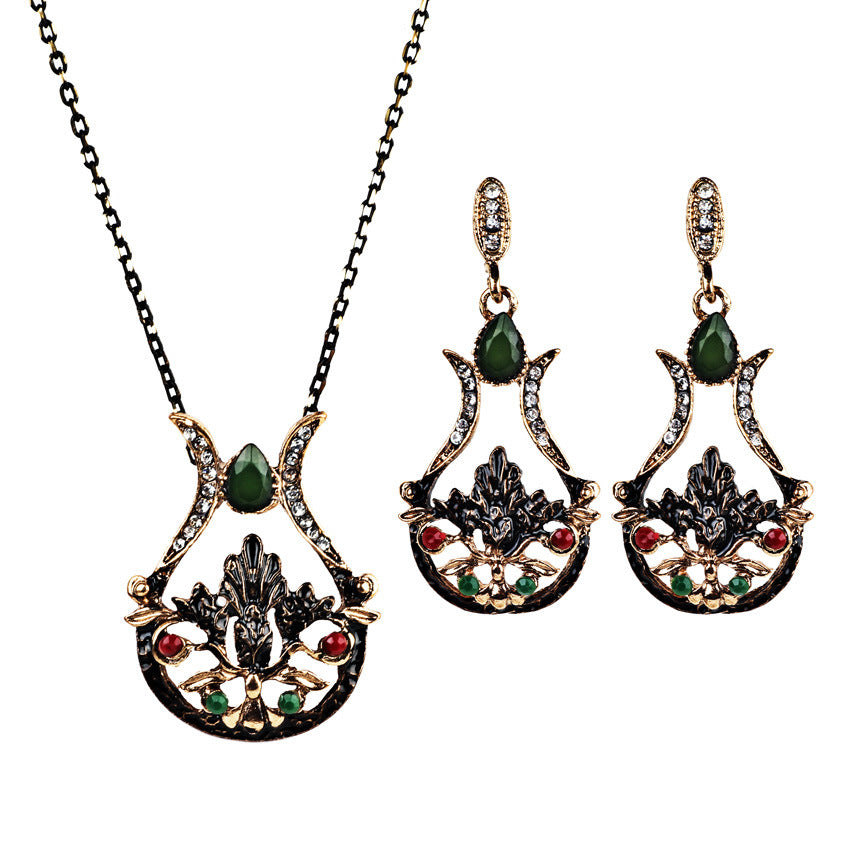 Vintage Gold Necklace and Earring Set with Pendant