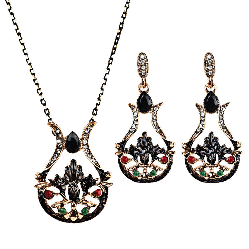 Vintage Gold Necklace and Earring Set with Pendant